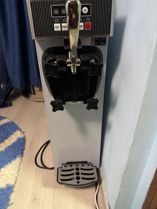 Maina de facut inghetata comerciala