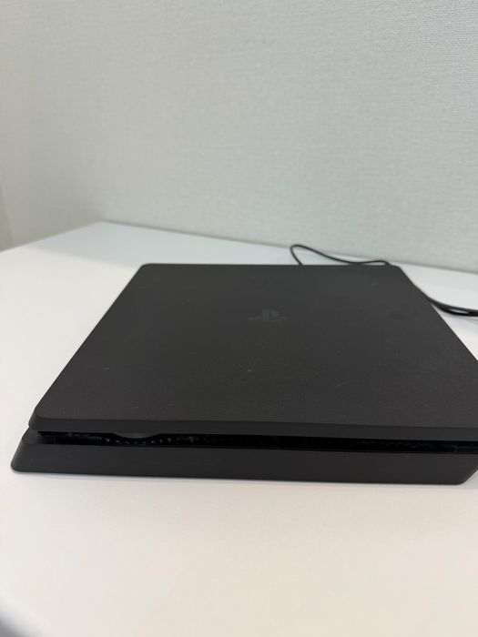 Продам Ps4 Slim 1tb