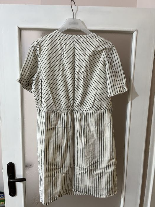 Рокля от лен елегантна