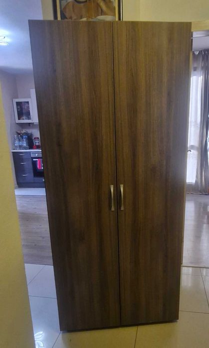 Продава се гардероб
