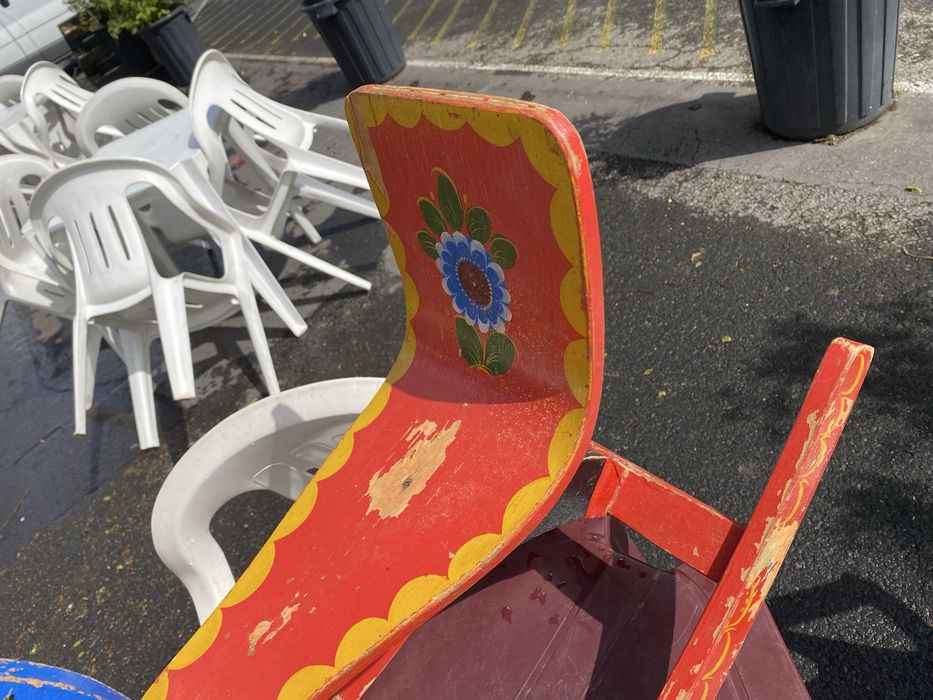 Люлеещ се кон от дърво люлеещо се конче