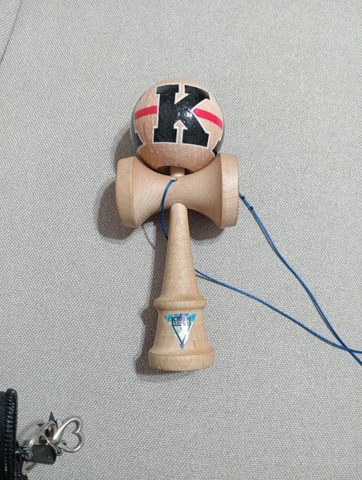 Kendama Krom kollege