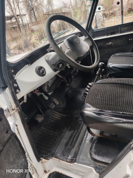 Uaz Xanter sotiladi 409 mator