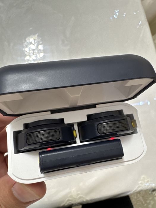 Q81 wireless microphone