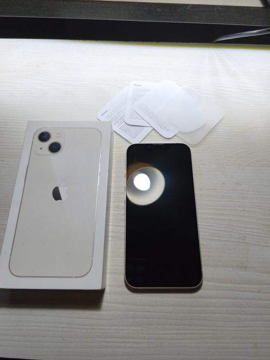 Apple iPhone 13, 128GB, Starlight – Пълен комплект, Като НОВ!