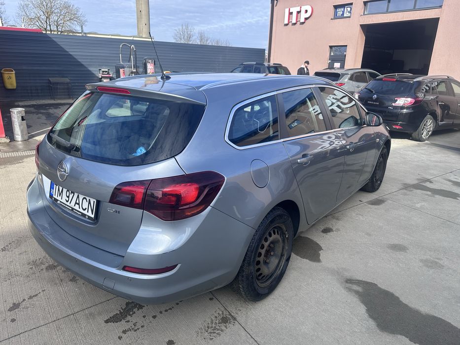 Opel astra J 2012