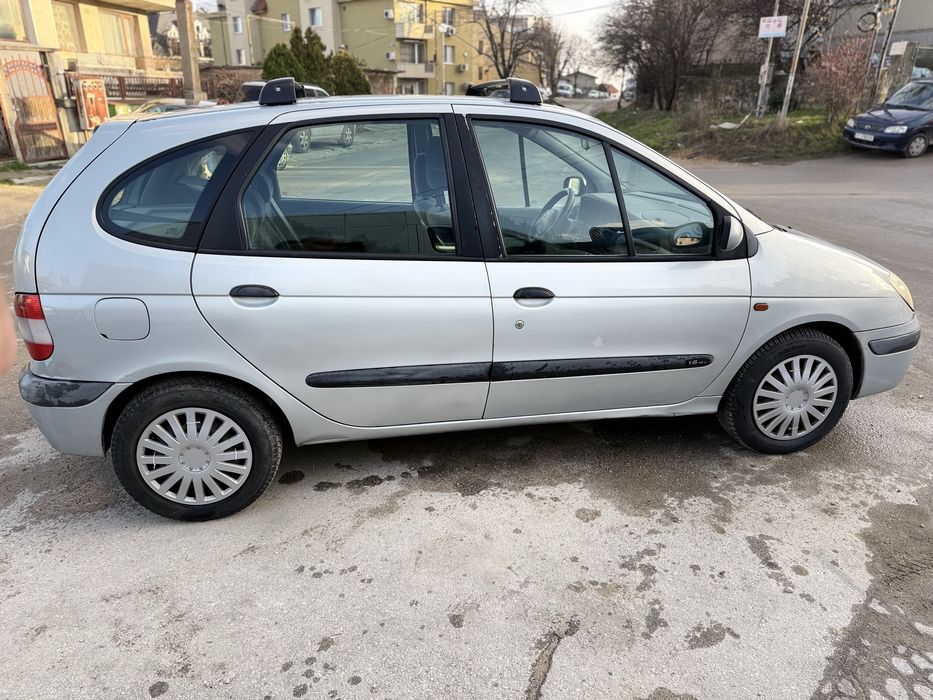 Renault Scenic 1.6 Бензин Климатик 2002г Нови гуми Всичко платено