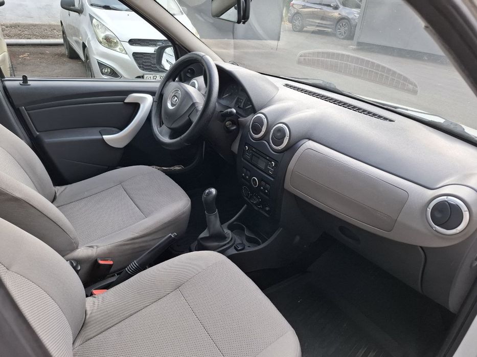 Продаётся LADA Largus, год 2015, 7 мест