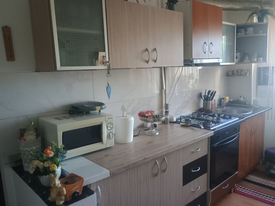 Apartament 2 camere oraș zimnicea mobilat etaj1 zona centrala 27000 eur negociabil