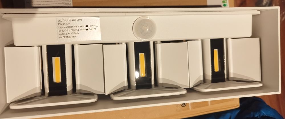 LED външна стенна лампа с датчик за движение – 30W