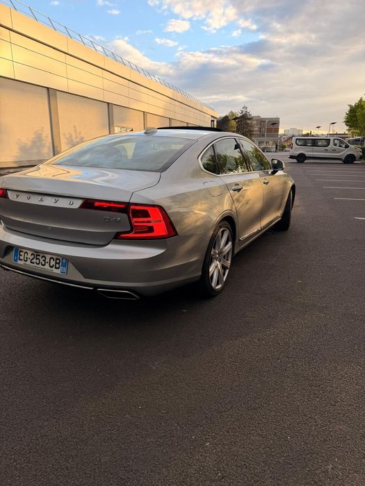 Volvo S90 inscription