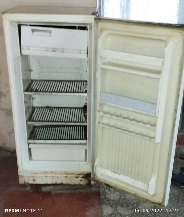 Продаётся холодильник.
