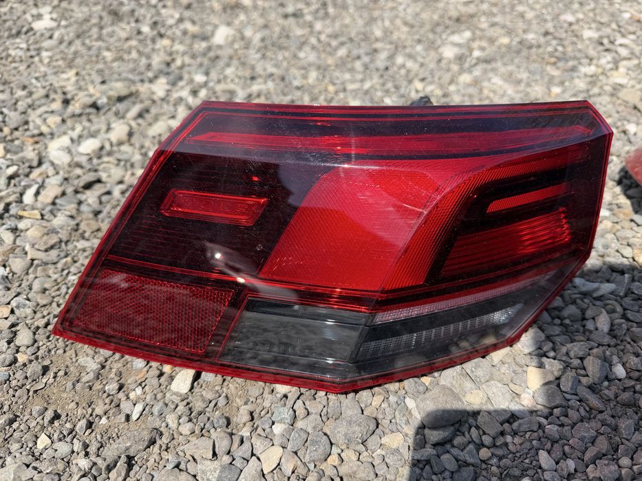 Spate complet VW Golf 8 R Line : Bara spate / Stopuri / Haion