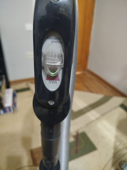 Продается пылесос Самсунг мешковой , управление в ручки