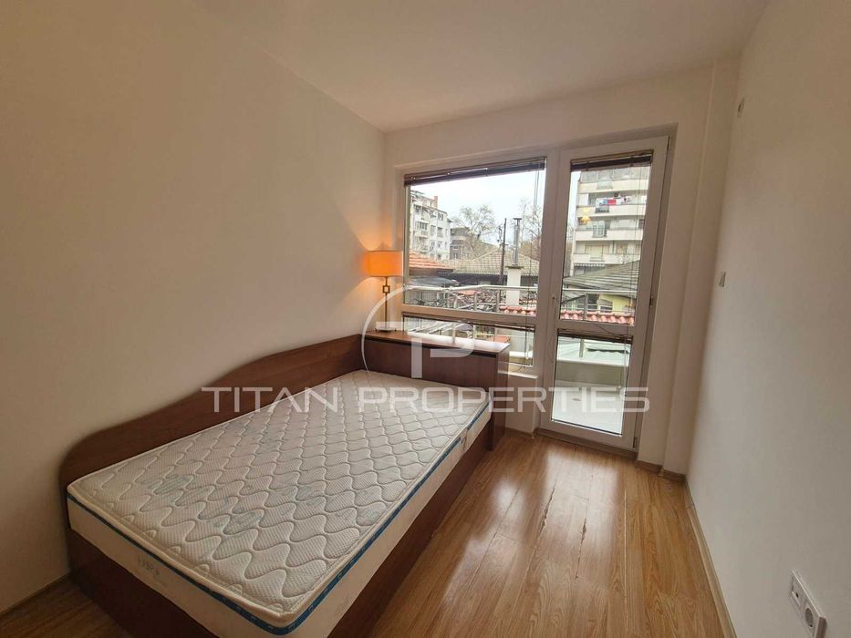 Продава се Тристаен апартамент в Пловдив, Кършияка - 90 кв.м за 2500 €/кв.м - Снимка #1