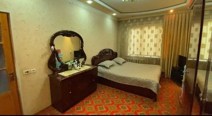 своя 4-х комн. квартира