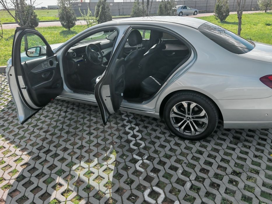 Mercedes-Benz E-Klasse Avantgarde, 2.0 Diesel 194 CP, Faruri Multibeam
