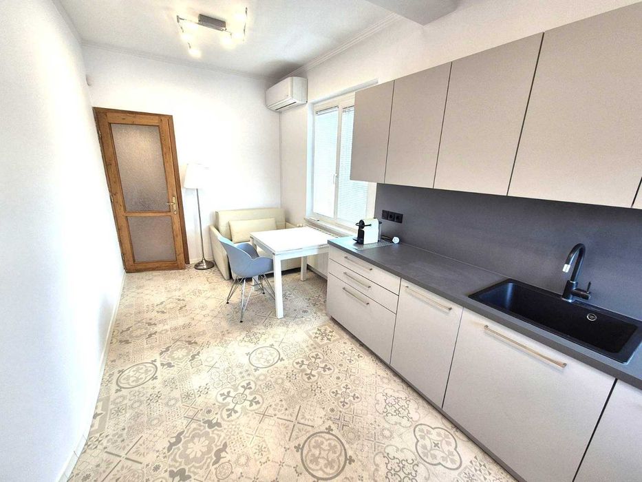 Дава се под наем Тристаен апартамент в София, Център - 100 кв.м за 799 € - Снимка #8