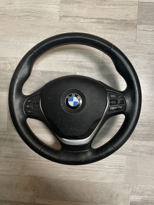 BMW F20 F30 F32 Волан + еърбег - Перфектно състояние