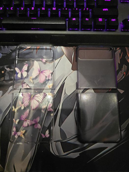 Motorola Razr 40 (Summer Lilac) 8/256GB – Като НОВ + 2 кейса подарък