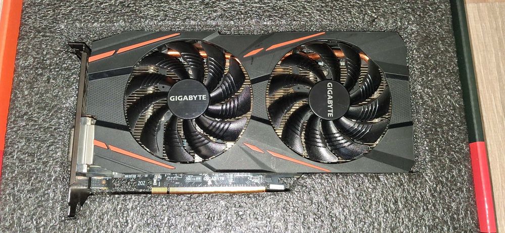 Видео карта Gigabyte RX 580 - 4GB
