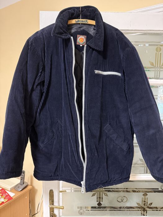 Jachetă groasă catifea raiată abastru închis….