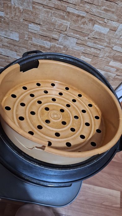 Продается мультиварка. Redmond. Б/У