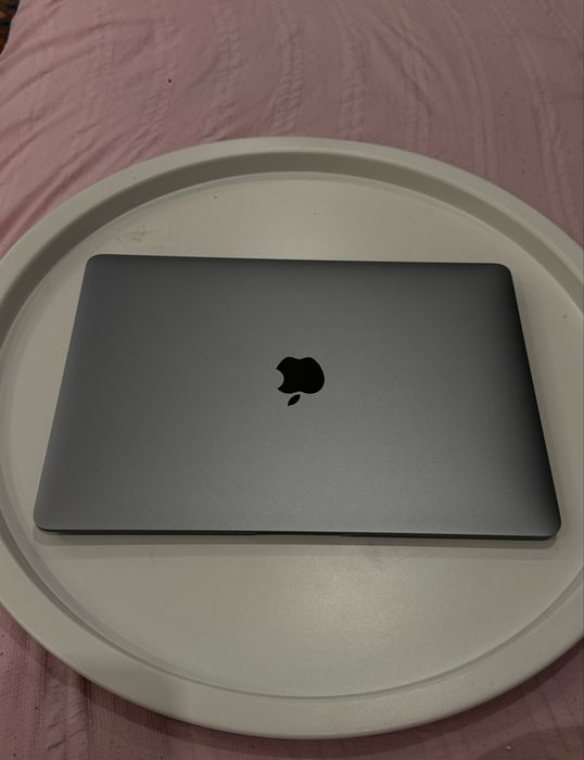 MacBook Air M1 (8/256GB)
