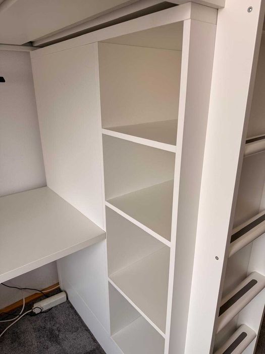 Pat cu birou STUVA IKEA pentru copii, stare bună de utilizare