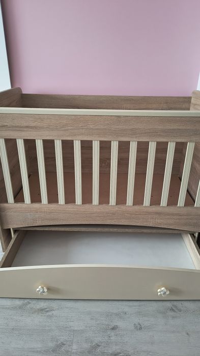 Бебешко легло с матрак + подаръци