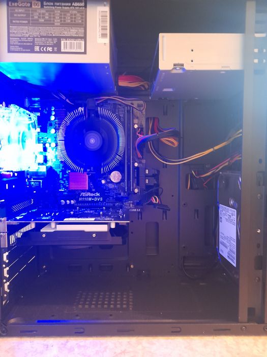 Intel i3-6100/Radeon R7 350