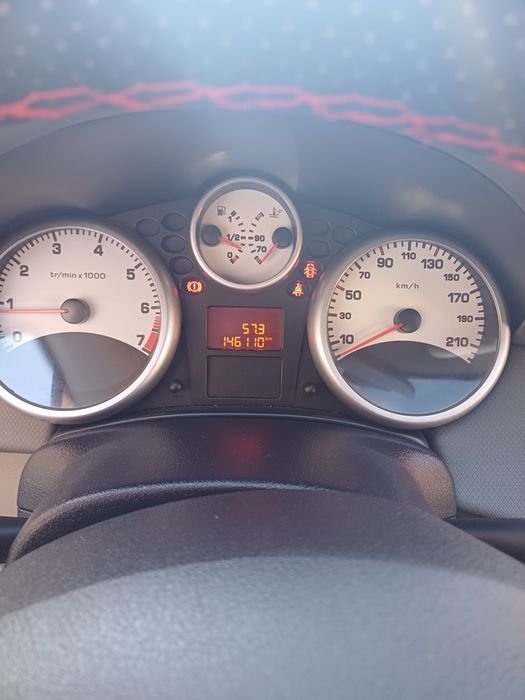 Vând  Peugeot  207 1.4 benzină