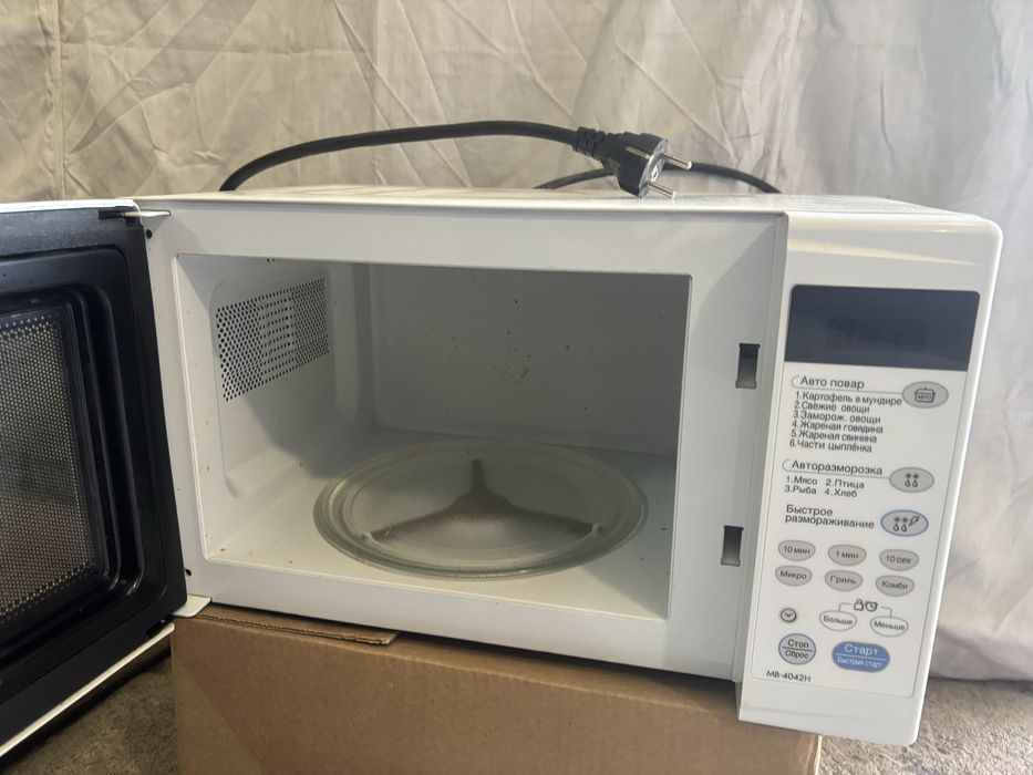 Продам микроволновую печь б/у