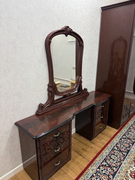 Спальний гарнитур
