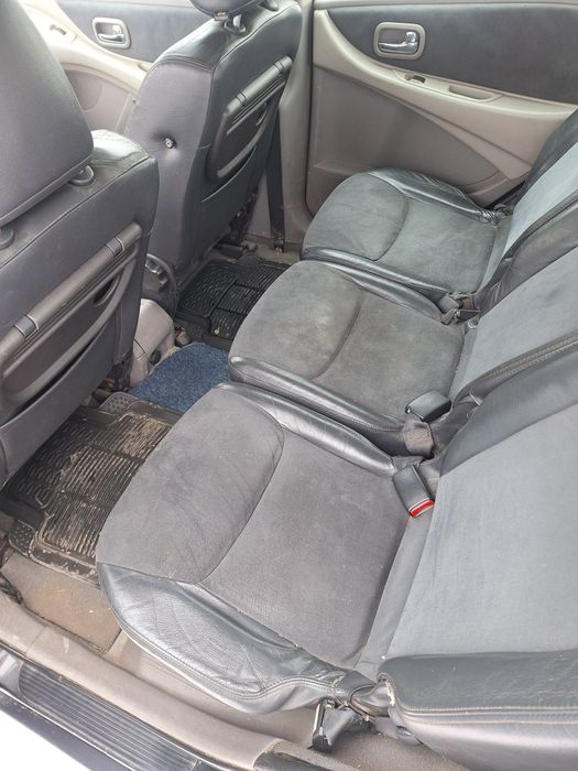 Vând sau schimb Nissan Almera