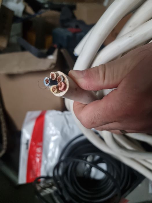 Cablu  curent  5×10         15 m
