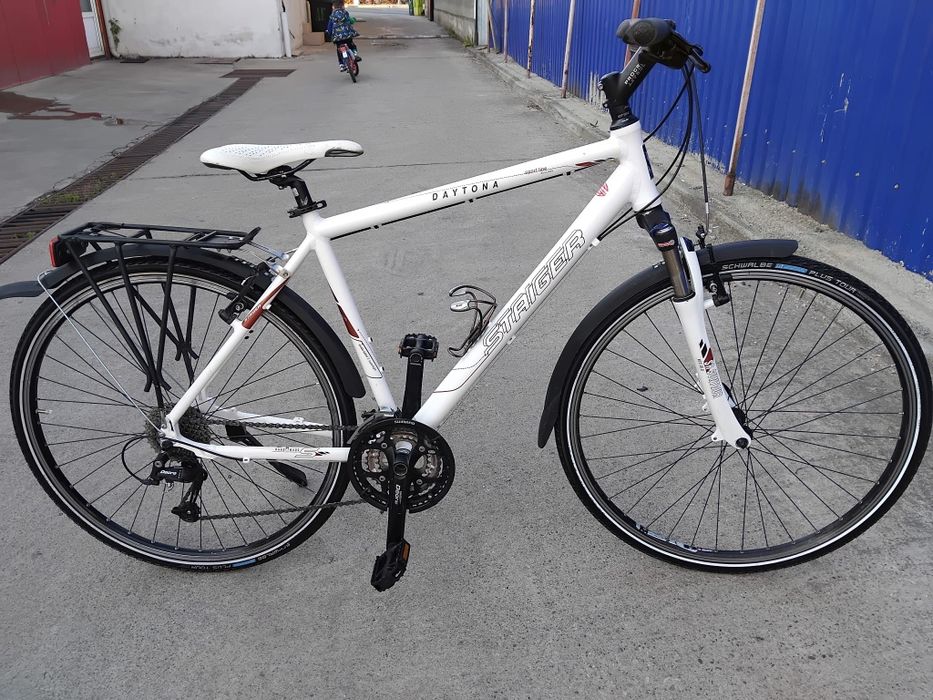 Vând bicicleta din aluminiu pentru bărbați
