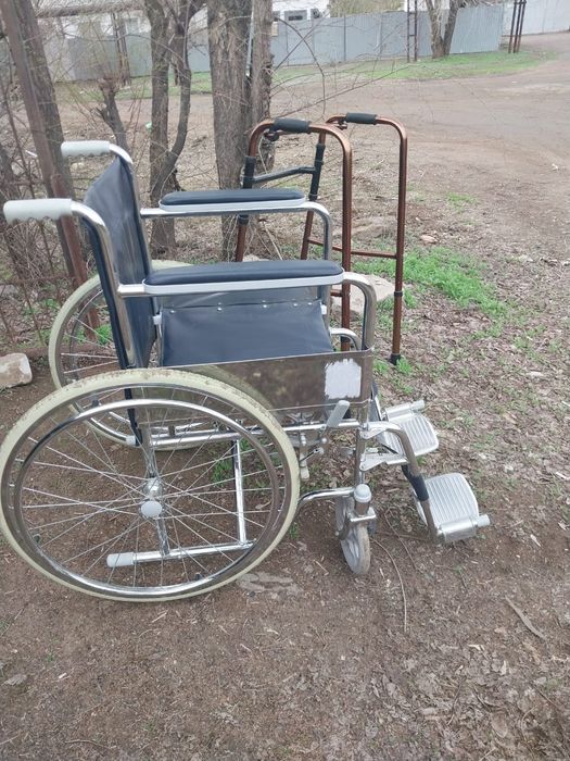 Продам инвалидную коляску в отличном состоянии