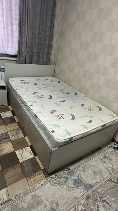 Детская кровать с матрасом