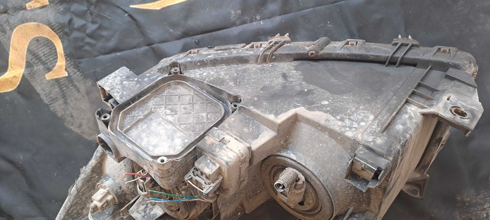 Фар / фарове от Тойота рав 4 / Toyota RAV 4 2.2 D-CAT 177 К. С!!