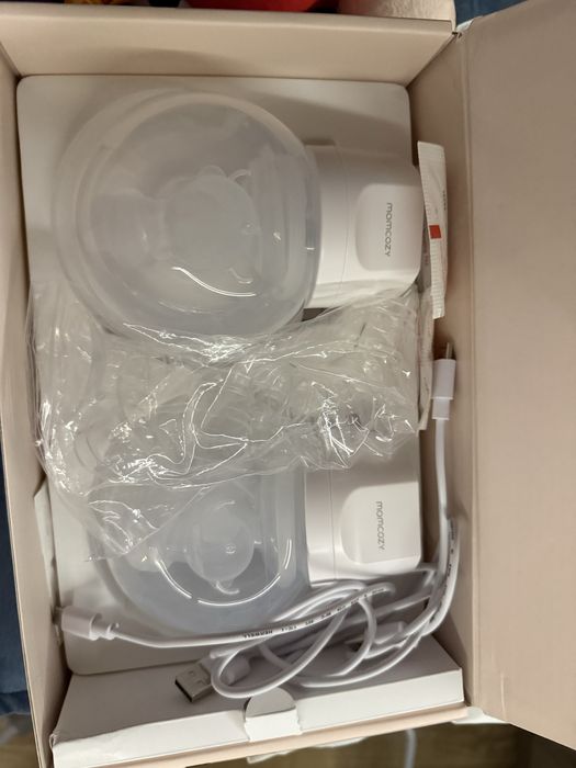 Momcozy s12 pro hands free помпа за кърма