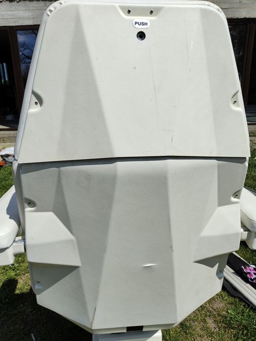 Професионален козметичен/медицински стол.