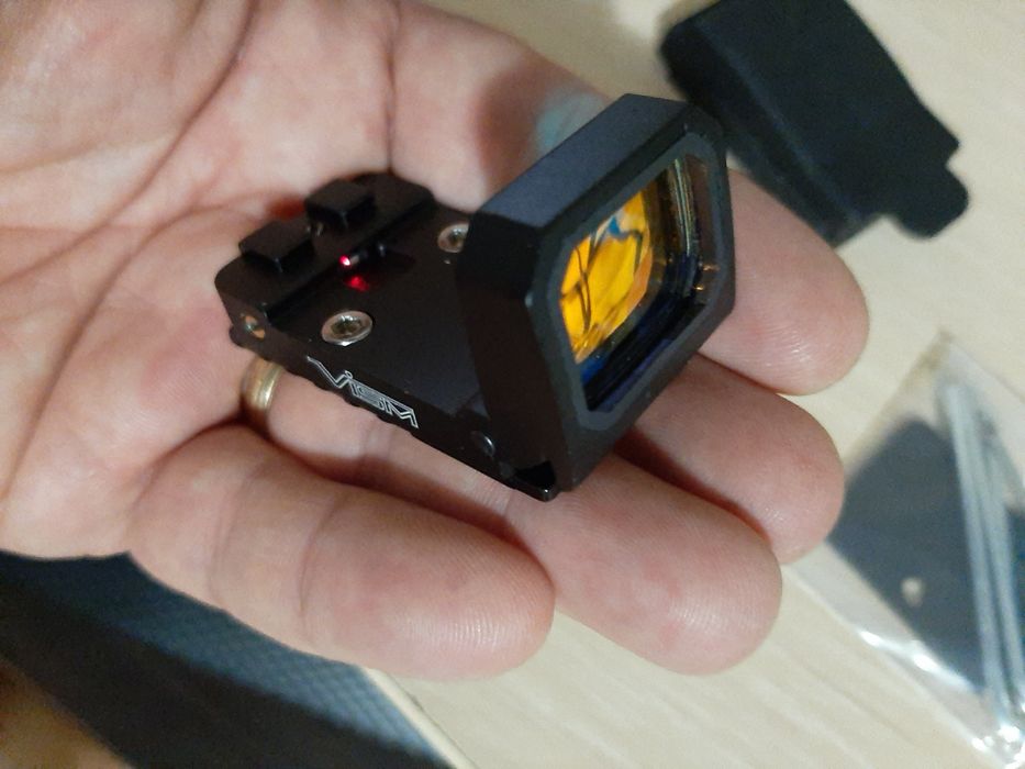 Red dot pliabil de mici dimensiuni