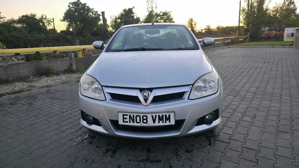 Opel Tigra Cabrio 1.4 16V - Hardtop Electric, ~112.000 km, Volan pe Dreapta
