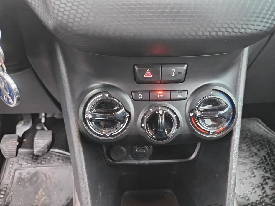 Пежо 2008, 2013 г. 1.6 бензин ,