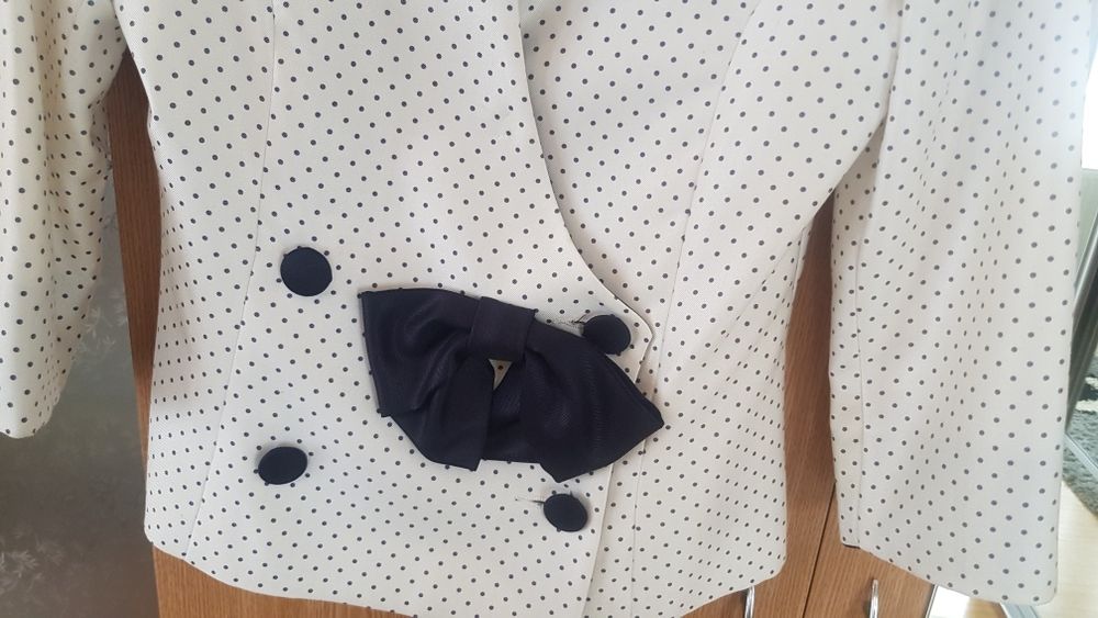 Costum deosebit,bleumarin