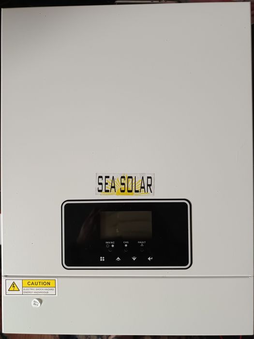 Vând invertor solar