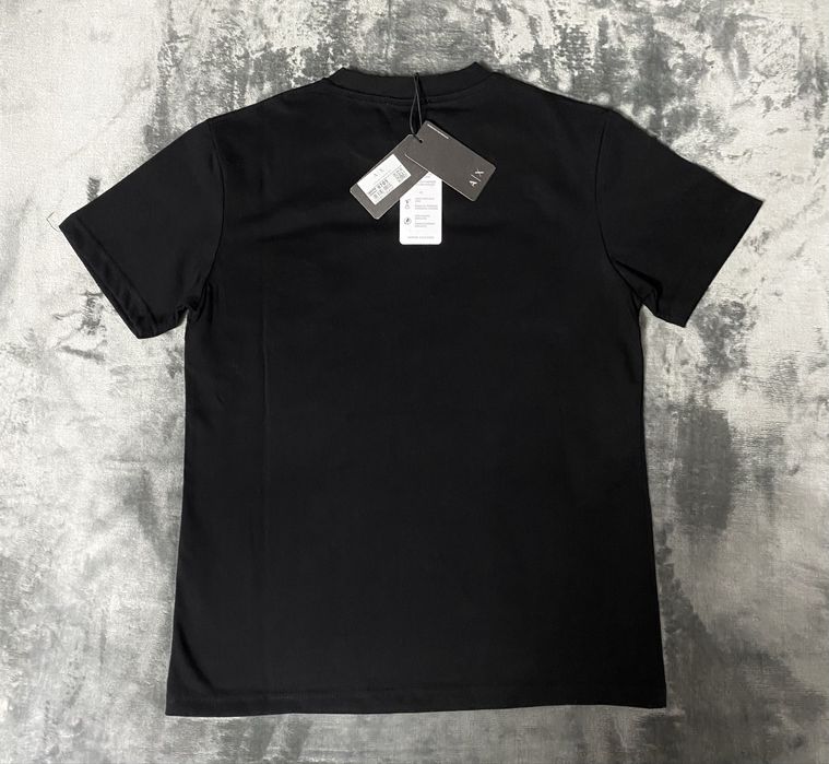 Vand tricou nou de barbati Armani Exchange