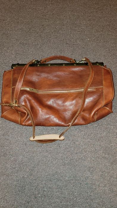 Продам кожаный саквояж