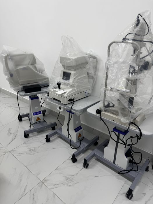 Продам Щелевая лампа со столом